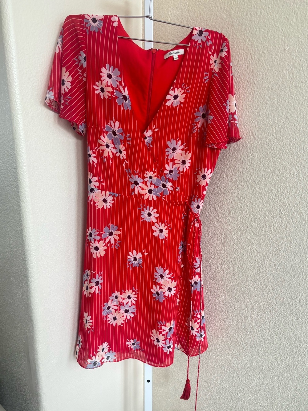Madewell Floral Red Button Wrap Dress In Daisy Society - Size 4 - Picture 4 of 6